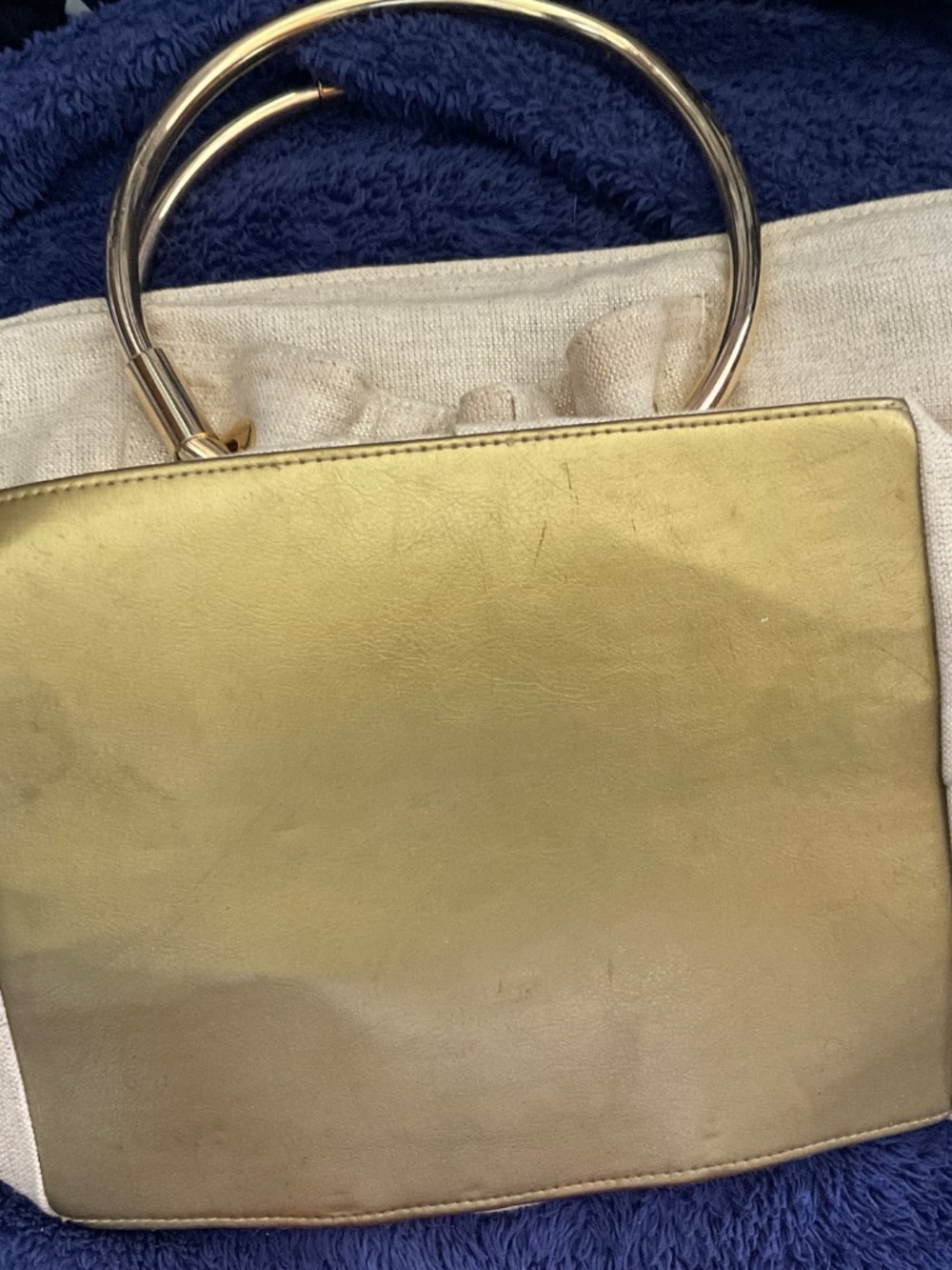PURSE . VINTAGE  GENTLY USED - Picture 3 of 5